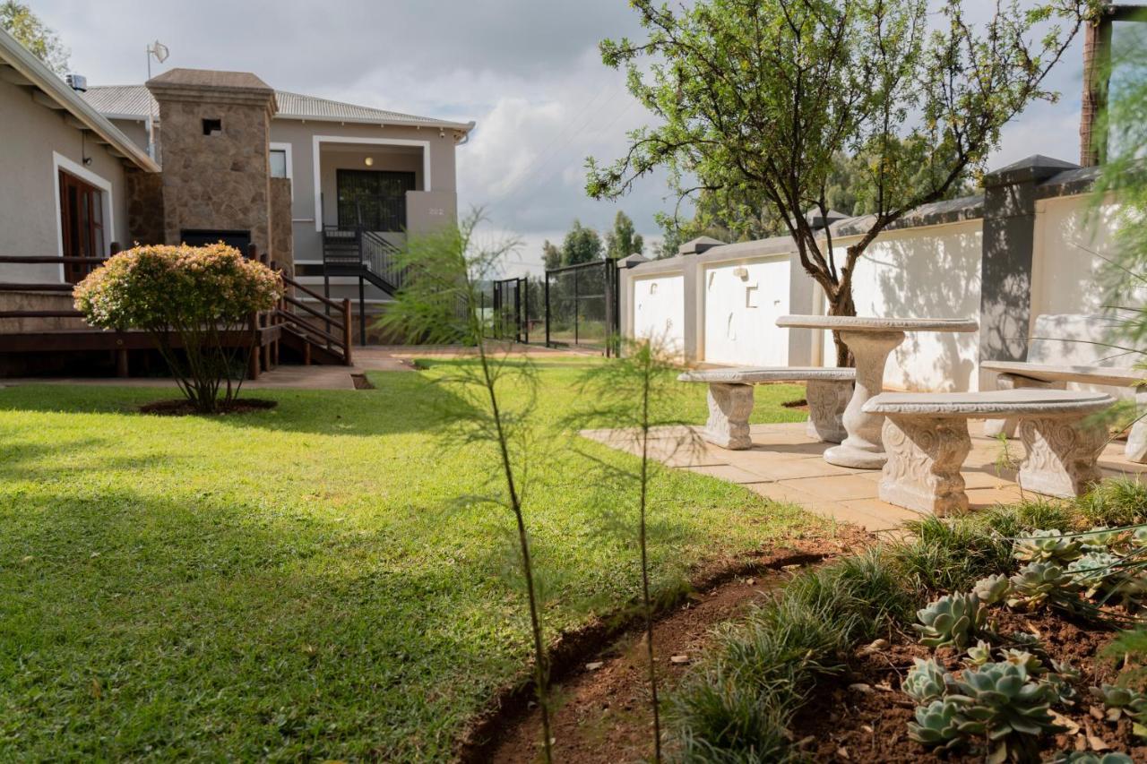 Rueby'S Guesthouse Dullstroom Exteriér fotografie