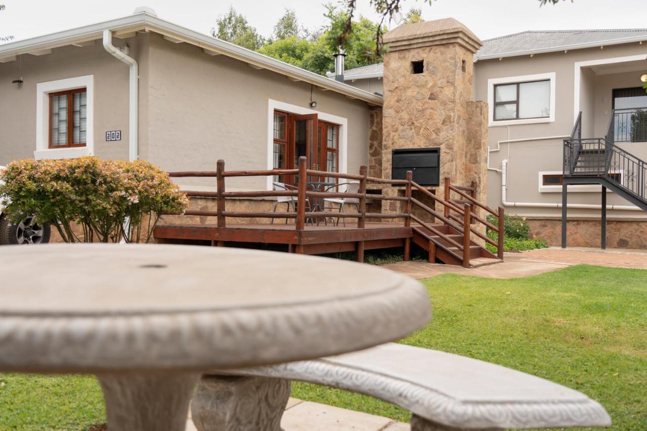 Rueby'S Guesthouse Dullstroom Exteriér fotografie