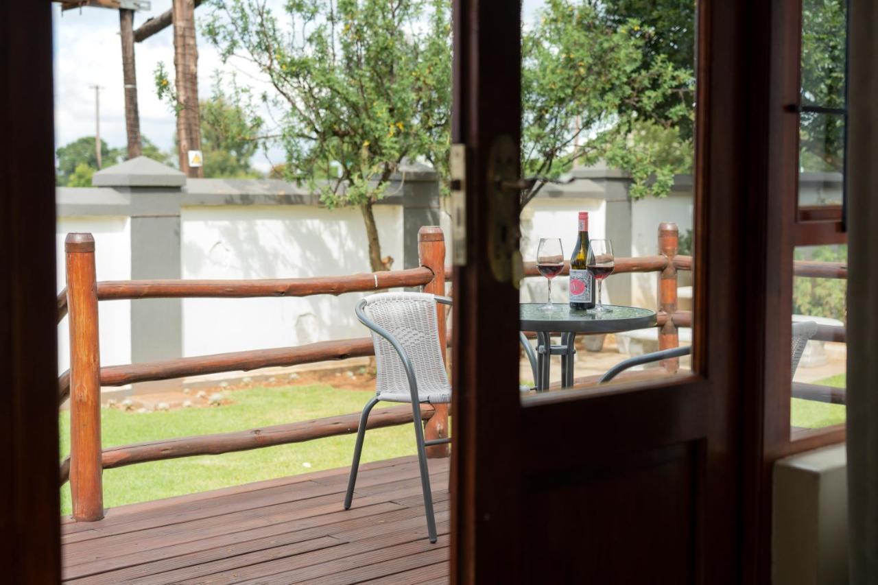 Rueby'S Guesthouse Dullstroom Exteriér fotografie