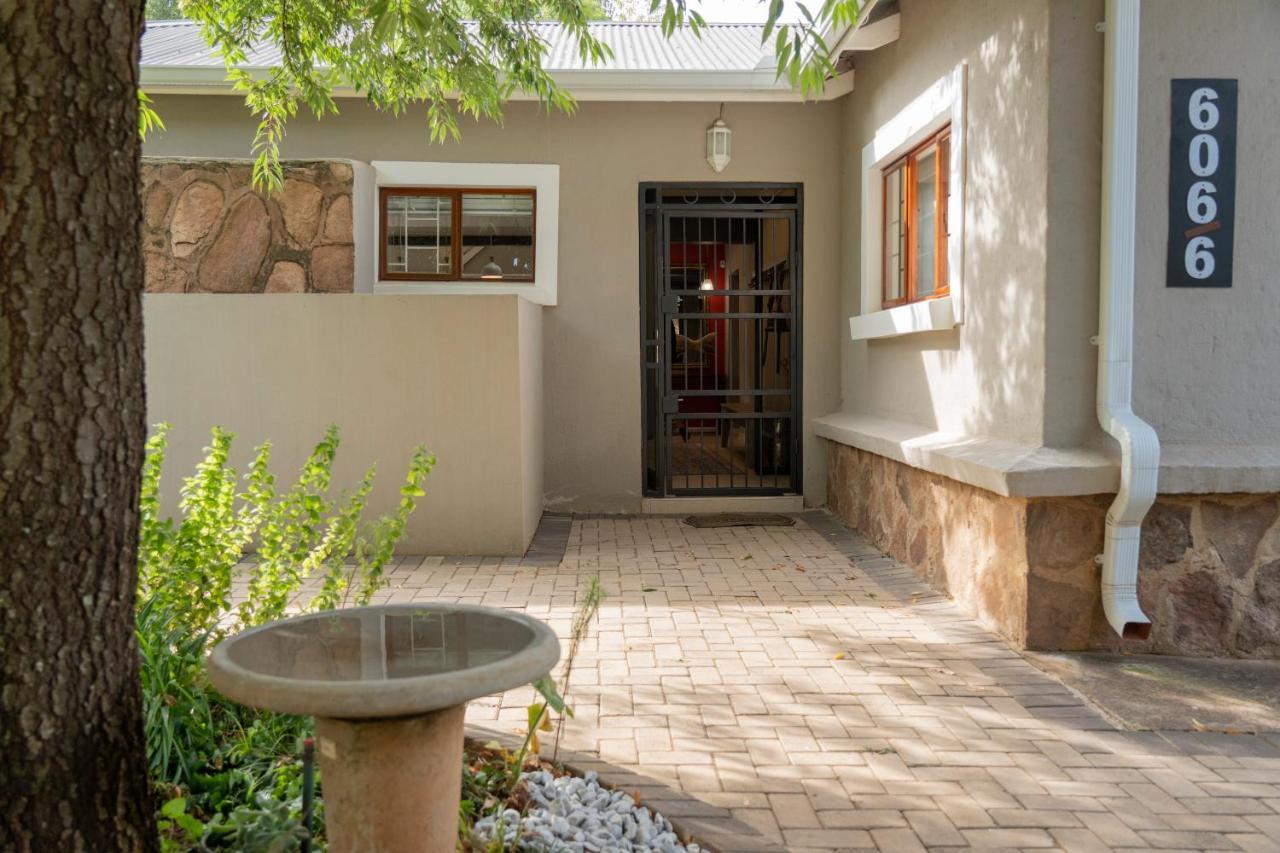 Rueby'S Guesthouse Dullstroom Exteriér fotografie