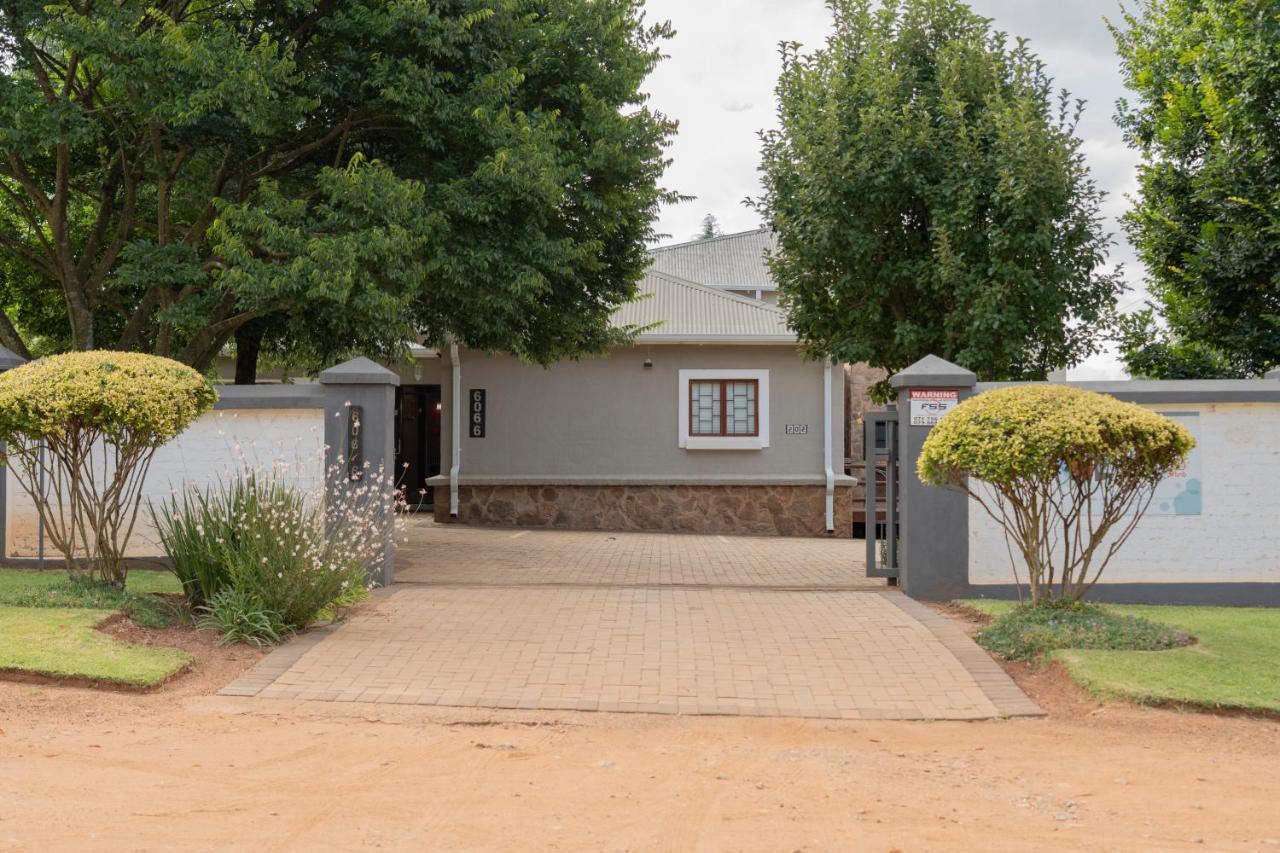Rueby'S Guesthouse Dullstroom Exteriér fotografie